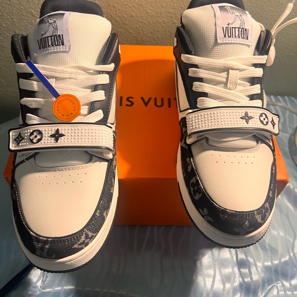 Louis Vuitton Monogram Black and White Men's Sneakers - Picture 2 of 4